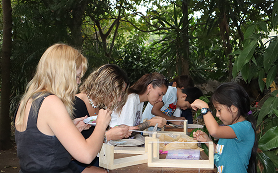 Tour de textil y coloración natural